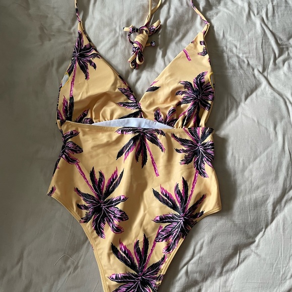 Yellow one piece bathing suit - Picture 4 of 6